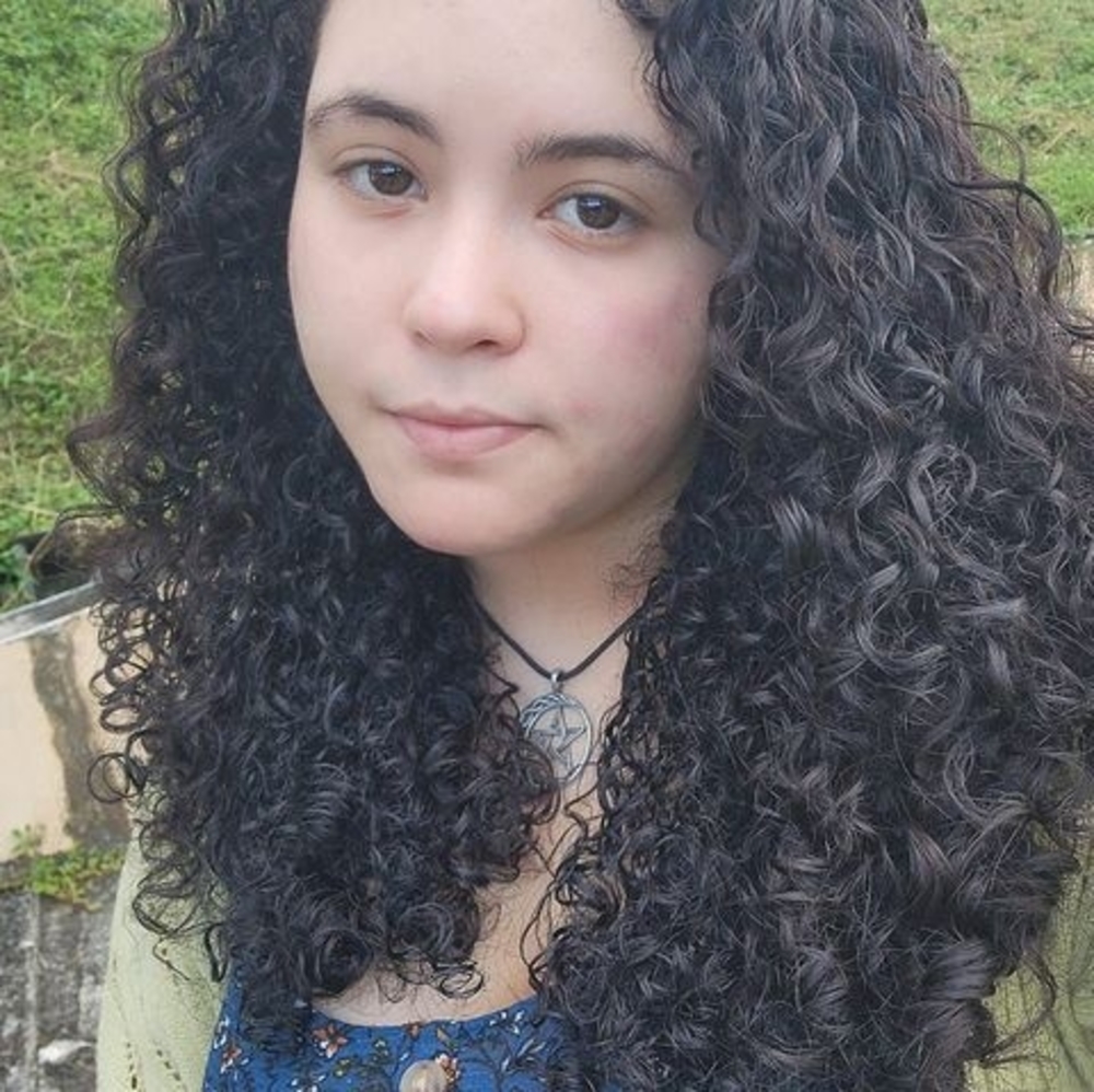 Meet your Posher, Yachira